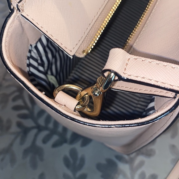 Large pink Kate Spade purse with crossbody strap - Picture 5 of 13
